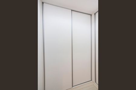 Casa de condomínio para alugar com 310m², 4 quartos e 4 vagas Casa de condomínio para alugar com 310m², 4 quartos e 4 vagasCloset da Suite 1