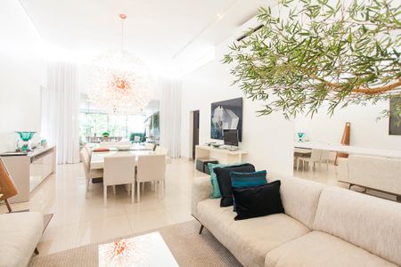 Casa de condomínio para alugar com 310m², 4 quartos e 4 vagas Casa de condomínio para alugar com 310m², 4 quartos e 4 vagasSala