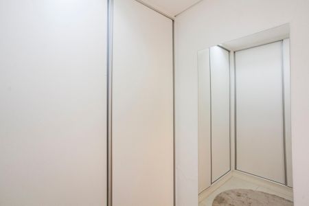 Casa de condomínio para alugar com 310m², 4 quartos e 4 vagas Casa de condomínio para alugar com 310m², 4 quartos e 4 vagasCloset da Suite 1
