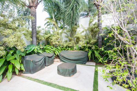 Casa de condomínio para alugar com 310m², 4 quartos e 4 vagas Casa de condomínio para alugar com 310m², 4 quartos e 4 vagasQuintal