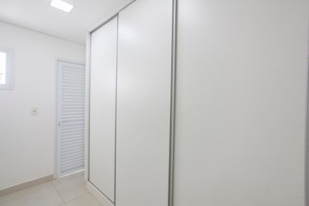 Casa de condomínio para alugar com 310m², 4 quartos e 4 vagas Casa de condomínio para alugar com 310m², 4 quartos e 4 vagasÁrea de Serviço