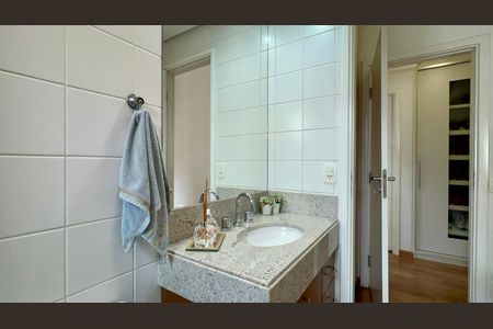 Apartamento à venda com 149m², 3 quartos e 2 vagasBanheiro da Suíte 1