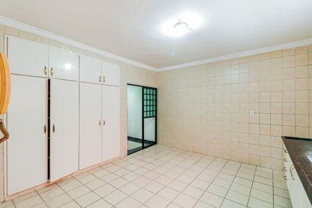 Casa para alugar com 175m², 2 quartos e 2 vagasCozinha