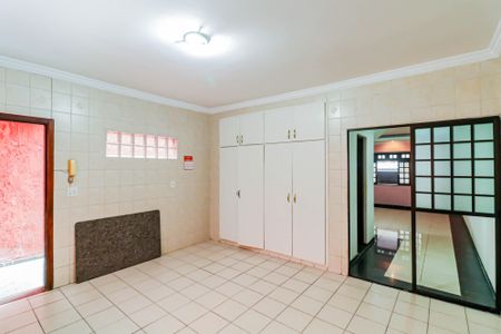 Casa para alugar com 175m², 2 quartos e 2 vagasCozinha