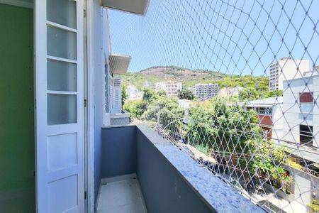 Apartamento à venda com 55m², 2 quartos e sem vaga Apartamento à venda com 55m², 2 quartos e sem vagaSacada Quarto 2