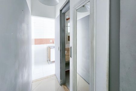 Apartamento à venda com 55m², 2 quartos e sem vaga Apartamento à venda com 55m², 2 quartos e sem vagaCorredor