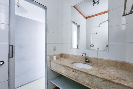 Apartamento à venda com 55m², 2 quartos e sem vaga Apartamento à venda com 55m², 2 quartos e sem vagaBanheiro