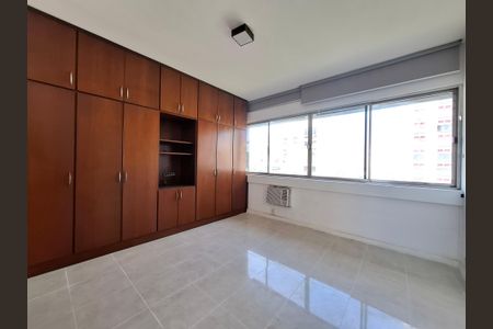 Apartamento para alugar com 130m², 3 quartos e 1 vagaSuíte