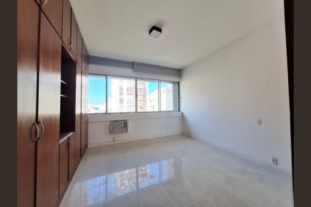 Apartamento para alugar com 130m², 3 quartos e 1 vagaSuíte 