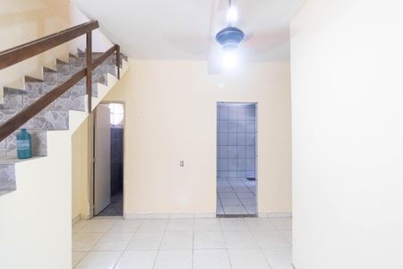 Casa para alugar com 80m², 3 quartos e sem vaga Casa para alugar com 80m², 3 quartos e sem vagaSala