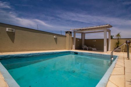 Casa à venda com 320m², 4 quartos e 2 vagas Casa à venda com 320m², 4 quartos e 2 vagasPiscina