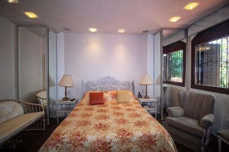 Casa à venda com 320m², 4 quartos e 2 vagas Casa à venda com 320m², 4 quartos e 2 vagasSuite 2