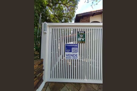 Casa à venda com 320m², 4 quartos e 2 vagas Casa à venda com 320m², 4 quartos e 2 vagasplaca