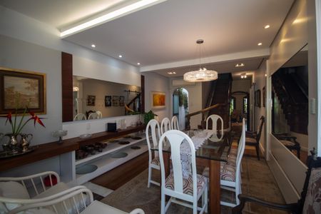 Casa à venda com 320m², 4 quartos e 2 vagas Casa à venda com 320m², 4 quartos e 2 vagasSala 2