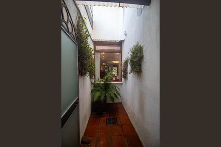 Casa à venda com 320m², 4 quartos e 2 vagas Casa à venda com 320m², 4 quartos e 2 vagasÁrea comum