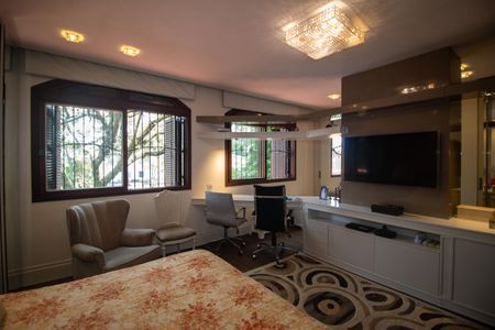 Casa à venda com 320m², 4 quartos e 2 vagas Casa à venda com 320m², 4 quartos e 2 vagasSuite 2