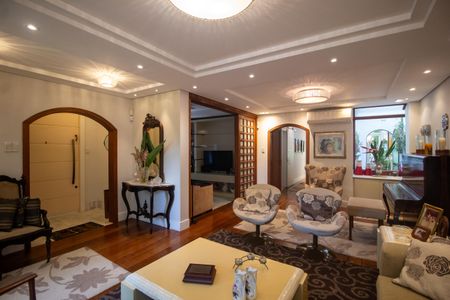 Casa à venda com 320m², 4 quartos e 2 vagas Casa à venda com 320m², 4 quartos e 2 vagasSala