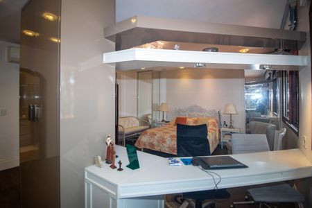 Casa à venda com 320m², 4 quartos e 2 vagas Casa à venda com 320m², 4 quartos e 2 vagasSuite 2