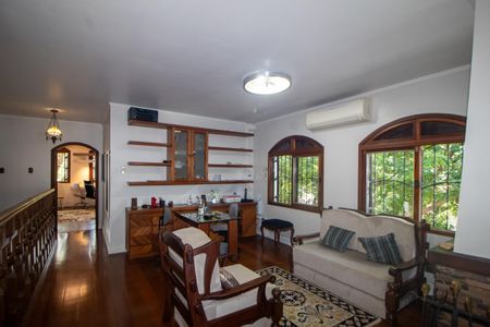 Casa à venda com 320m², 4 quartos e 2 vagas Casa à venda com 320m², 4 quartos e 2 vagasSala 3