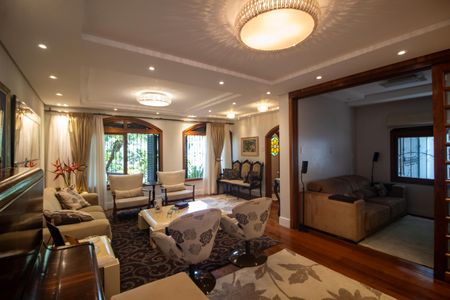 Casa à venda com 320m², 4 quartos e 2 vagas Casa à venda com 320m², 4 quartos e 2 vagasSala