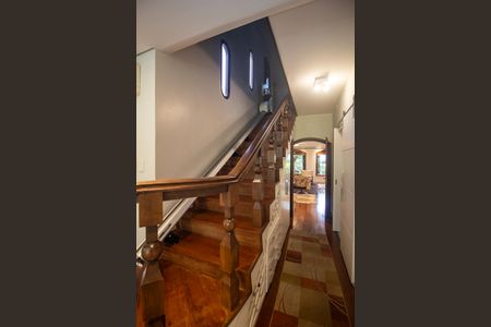 Casa à venda com 320m², 4 quartos e 2 vagas Casa à venda com 320m², 4 quartos e 2 vagasCorredor