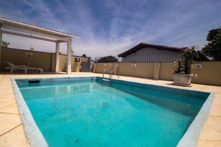 Casa à venda com 320m², 4 quartos e 2 vagas Casa à venda com 320m², 4 quartos e 2 vagasPiscina