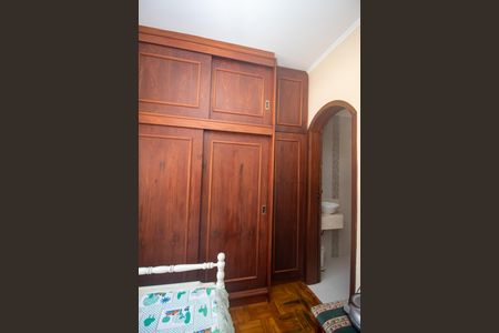 Casa à venda com 320m², 4 quartos e 2 vagas Casa à venda com 320m², 4 quartos e 2 vagasSuite