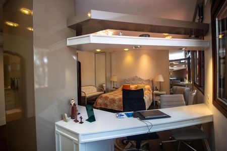 Casa à venda com 320m², 4 quartos e 2 vagas Casa à venda com 320m², 4 quartos e 2 vagasSuite 2