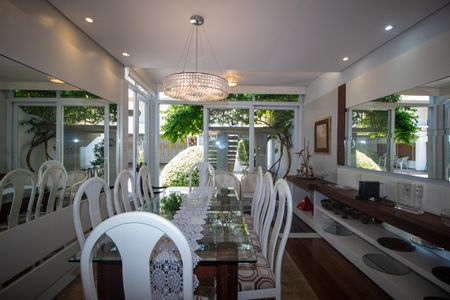 Casa à venda com 320m², 4 quartos e 2 vagas Casa à venda com 320m², 4 quartos e 2 vagasSala 2