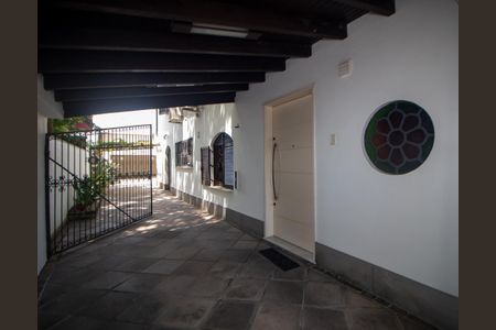 Casa à venda com 320m², 4 quartos e 2 vagas Casa à venda com 320m², 4 quartos e 2 vagasHall de entrada