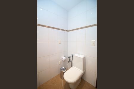 Casa à venda com 320m², 4 quartos e 2 vagas Casa à venda com 320m², 4 quartos e 2 vagasBanheiro da Suíte 2