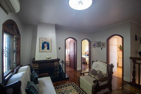 Casa à venda com 320m², 4 quartos e 2 vagas Casa à venda com 320m², 4 quartos e 2 vagasSala 3