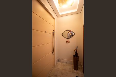 Casa à venda com 320m², 4 quartos e 2 vagas Casa à venda com 320m², 4 quartos e 2 vagasSala