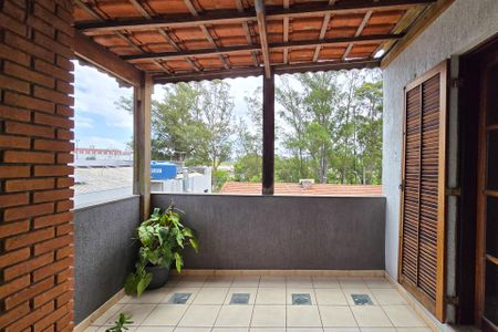 Casa à venda com 211m², 3 quartos e 5 vagasSacada - Suíte