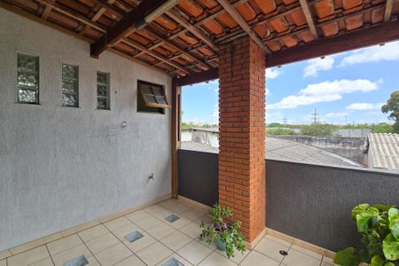 Casa à venda com 211m², 3 quartos e 5 vagasSacada - Suíte