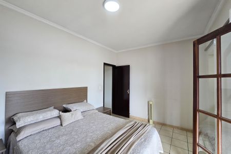 Casa à venda com 211m², 3 quartos e 5 vagasSuíte