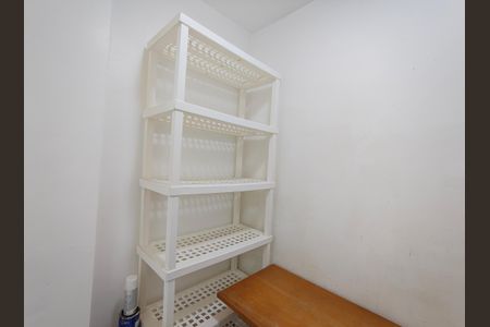 Apartamento para alugar com 71m², 2 quartos e 1 vaga Apartamento para alugar com 71m², 2 quartos e 1 vagaDespensa