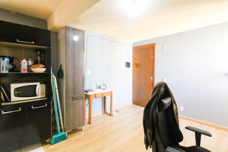 Sala de apartamento à venda com 2 quartos, 43m² em Rio Branco, Canoas