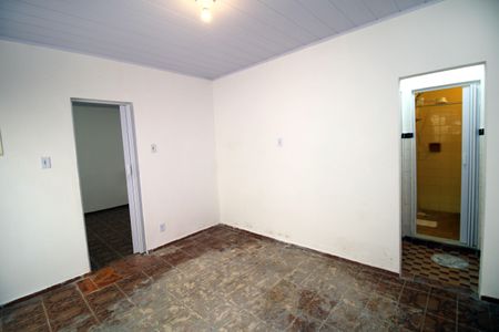 Sala de casa para alugar com 1 quarto, 40m² em Penha, Rio de Janeiro