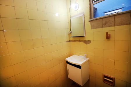 Banheiro de casa para alugar com 1 quarto, 40m² em Penha, Rio de Janeiro