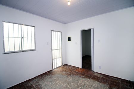 Sala de casa para alugar com 1 quarto, 40m² em Penha, Rio de Janeiro