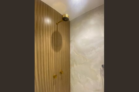 Banheiro Social de kitnet/studio para alugar com 1 quarto, 24m² em Campo Belo, São Paulo