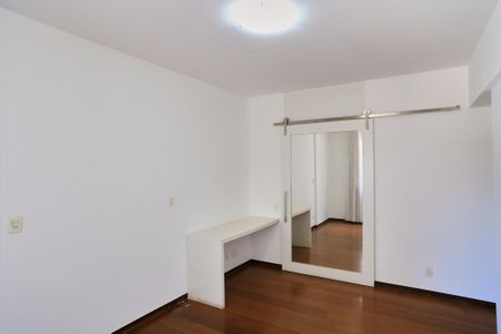 Apartamento à venda com 180m², 4 quartos e 2 vagasSuíte