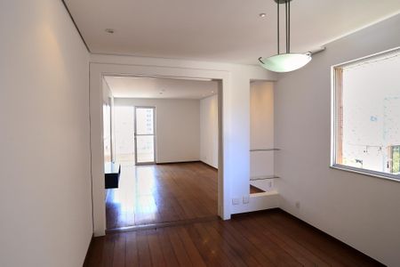 Apartamento à venda com 180m², 4 quartos e 2 vagasSala