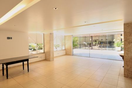 Apartamento à venda com 180m², 4 quartos e 2 vagasÁrea comum - Salão de festas