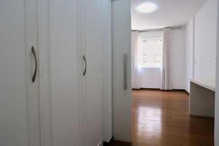 Apartamento à venda com 180m², 4 quartos e 2 vagasCloset da suíte