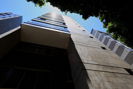 Apartamento à venda com 180m², 4 quartos e 2 vagasFachada