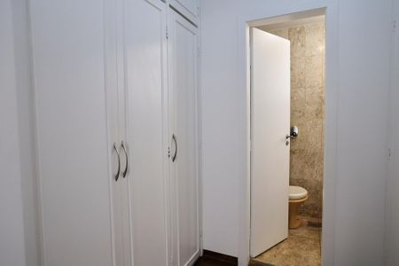 Apartamento à venda com 180m², 4 quartos e 2 vagasCloset da suíte