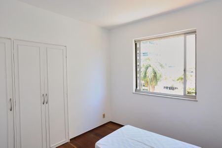 Apartamento à venda com 180m², 4 quartos e 2 vagasQuarto