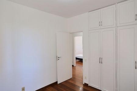 Apartamento à venda com 180m², 4 quartos e 2 vagasQuarto 2